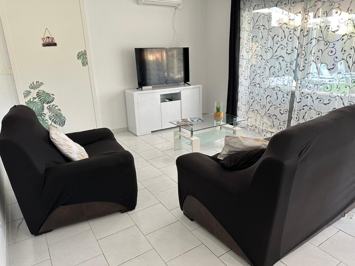Vila Petite Maisonette Adossee Mais Independante Avec Piscine Peymeinade Exteriér fotografie
